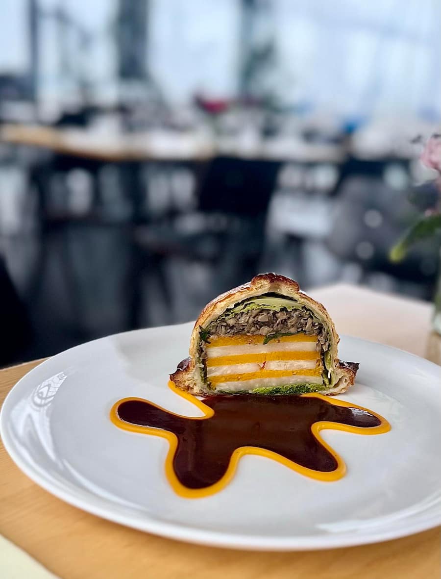 GAULTMILLAU-CHANNEL-GENEVE-RESTAURANT-BUVETTE-DE-LA-PLAGE