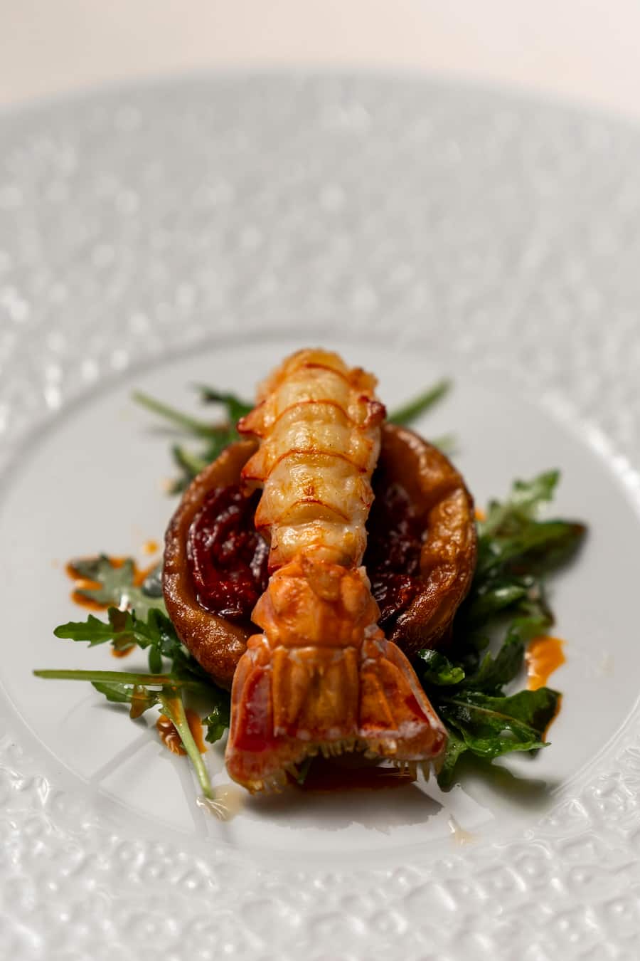 10.09.2025; Zürich: GMC - Cornèrcard Kochkurs bei Antonio Colaianni im Restaurant Freilager; Scampi auf Tomaten - Torte Tatin und Rucola. © Valeriano Di Domenico