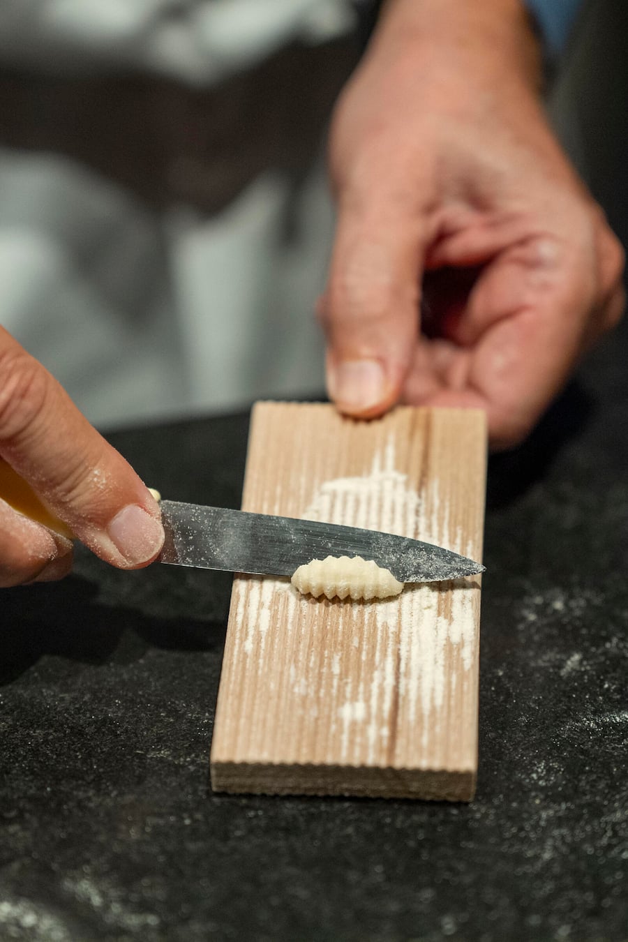 10.09.2025; Zürich: GMC - Cornèrcard Kochkurs bei Antonio Colaianni im Restaurant Freilager; Die Teilnehmenden des Cornèrcard-Kochkurses kochen gemeinsam mit Antonio Colaianni.. © Valeriano Di Domenico