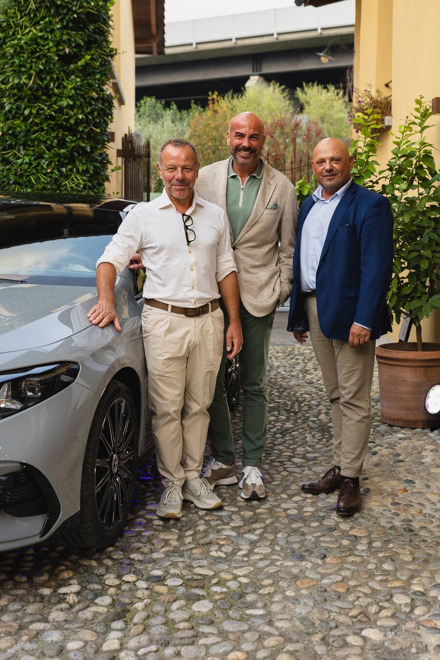 Mercedes-Benz, Patrick Bossart mit lokalen Händlern