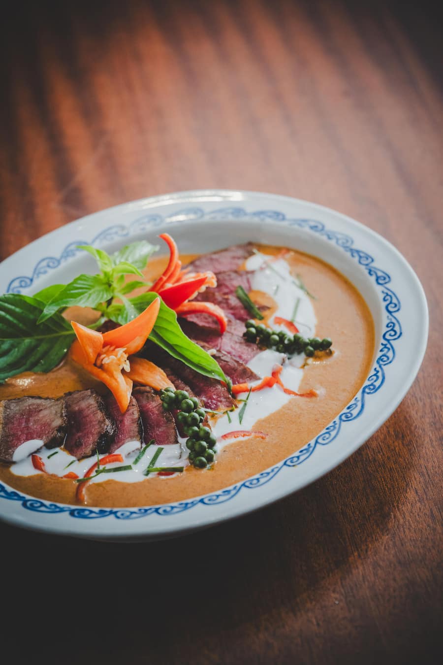 Panaeng Nuea, ein klassisches Curry der Thai-Küche.