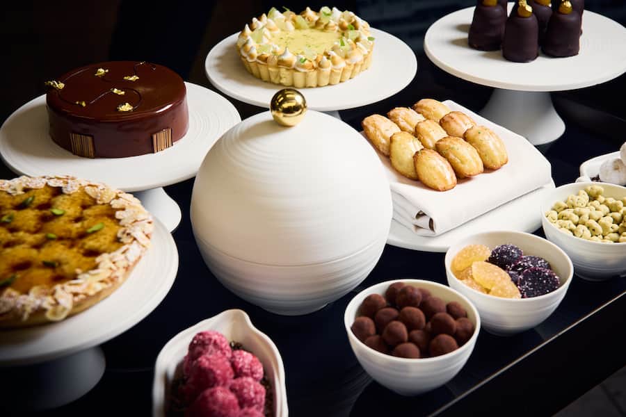 Petit Fours Wagen Bareiss