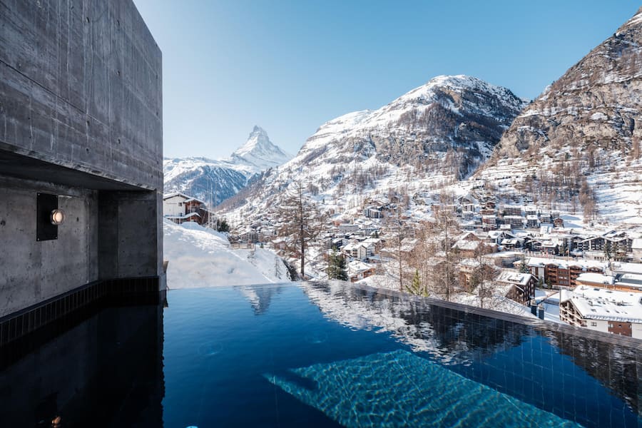 Neuer Infinity Pool und Spa im Hotel Schönegg, Zermatt, VS, 03/2025