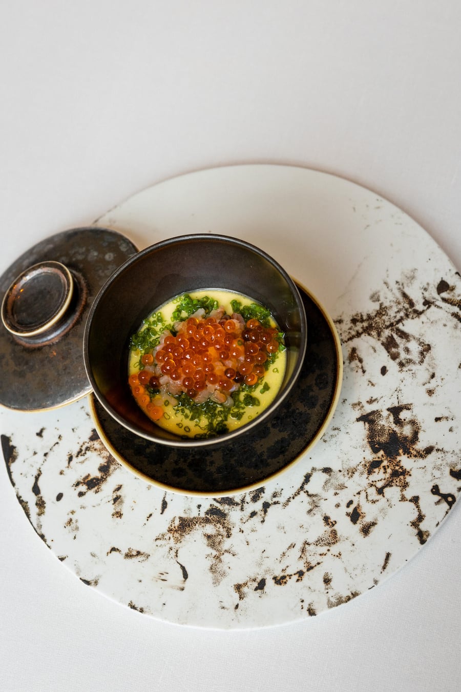 30.09.2025, Luzern, Minamo, Gericht; Chawanmushi, Smoked Masu (photo by Remy Steiner for Gault Millau)