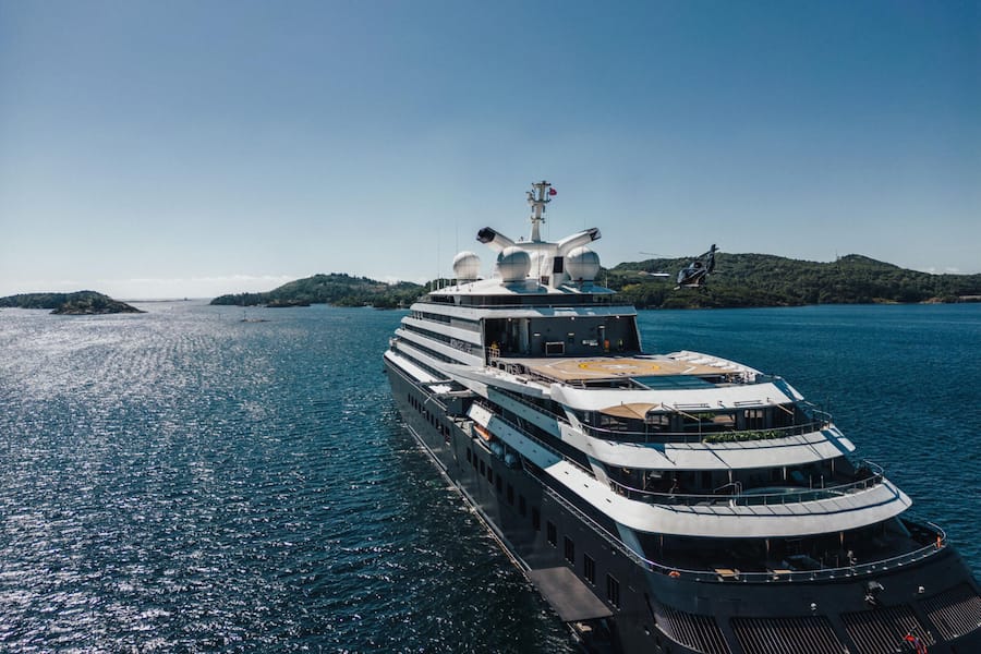 Zwei Helikopter gehören zur «Bordausrüstung».