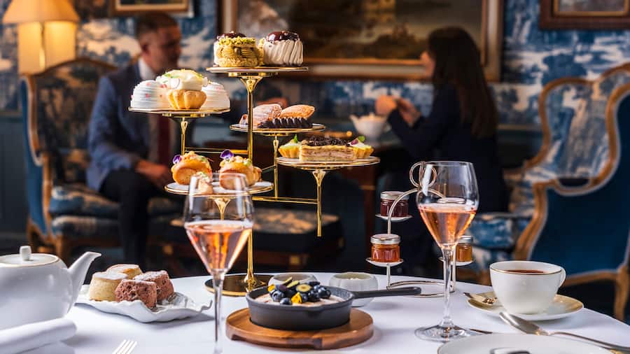 GAULTMILLAU-CHANNEL-GENEVE-FOUR-SEAONS-AFTERNOON-TEA