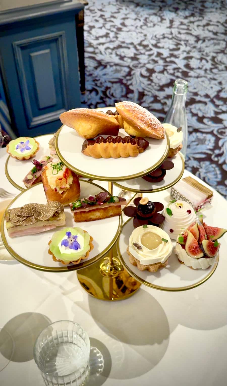 GAULTMILLAU-CHANNEL-GENEVE-FOUR-SEASONS-AFTERNOON-TEA