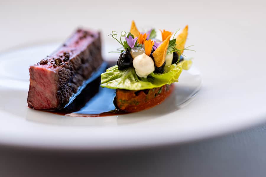 Hotel Einstein, St. Gallen; 29.08.2024Gericht: WAGYU TAFELSPITZ, Peperoni, Joghurt, Lattich