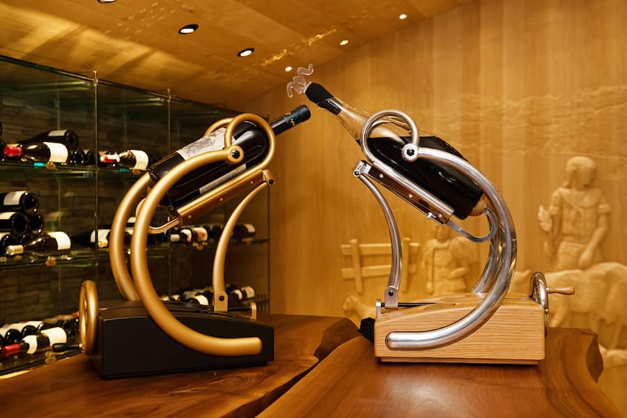 Migg Eberle, Präsentation seines Miggnum-Dekanters im Gasthaus zum Gupf, Rehetobel, 23. Oktober 2025