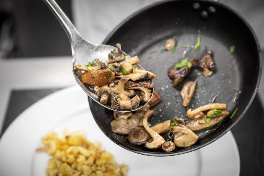 Pilze zum Rehrücken National Küche