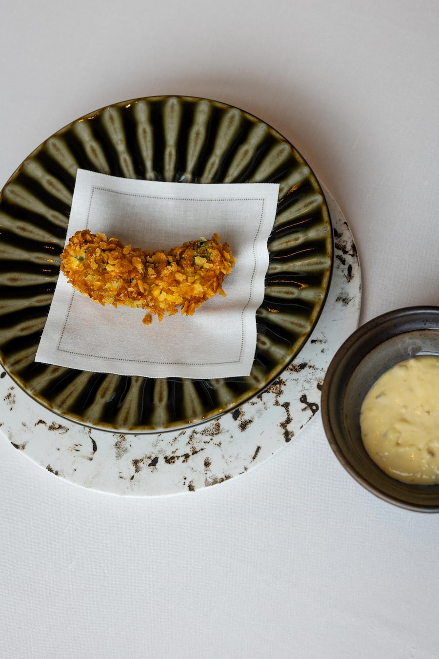 30.09.2025, Luzern, Minamo, Gericht; Carabinero Tempura, Shiso, Yuzu Kosho (photo by Remy Steiner for Gault Millau)