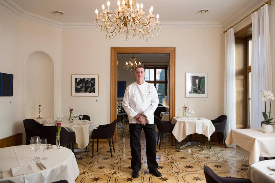 Michael Baader Küchenchef Bel Etage. DER «TEUFELHOF» vereint Gastronomie, Hotellerie, Theater und Kunst unter einem Dach. Das «Atelier» bietet eine moderne Weltküche â und eine Lounge im Innenhof der Altstadthäuser. SI_2017_11_aldente