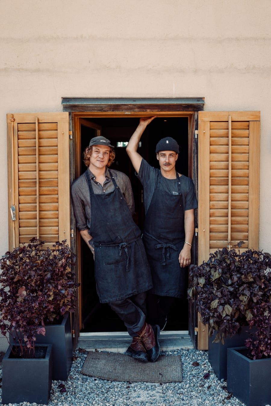 08.10.2025, Engelberg OW, Villa Hundert, Christian Brangenfeldt und John Jezewski (photo by Remy Steiner for Gault Millau)