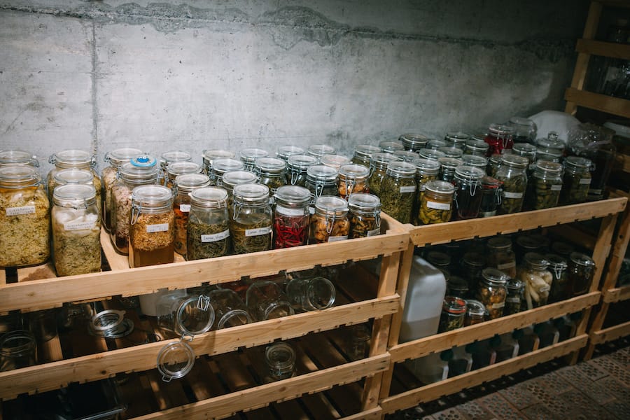 Zweite Geheimwaffe neben den Grills: das Archiv mit Eingelegtem im Keller.