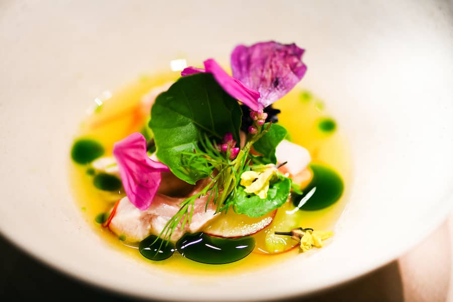 Andreas Caminada, Spitzenkoch gibt Kochkurs in Zusammenarbeit mit Bio-Cuisine, auf Schloss Schauenstein im OZ, 14. November 2025, Fürstenau GR Caminada & sein Bio-Cuisine-Kochkurs