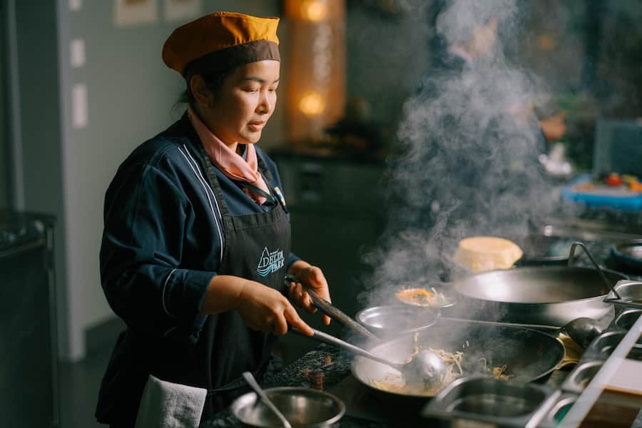 Deltapark Restaurant, Einigen, BE HO via Sabine Biedermann Primus Communications GmbH T: +41 44 421 41 21 D: +41 44 421 41 23 M: +41 78 628 10 28 www.primcom.com