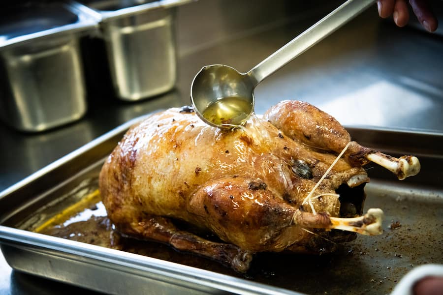 Erfolgsgeheimnis: Gans alle 20 Minuten arrosieren!