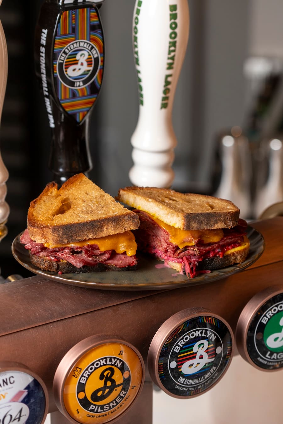 GAULTMILLAU-CHANNEL-GENEVE-MOON