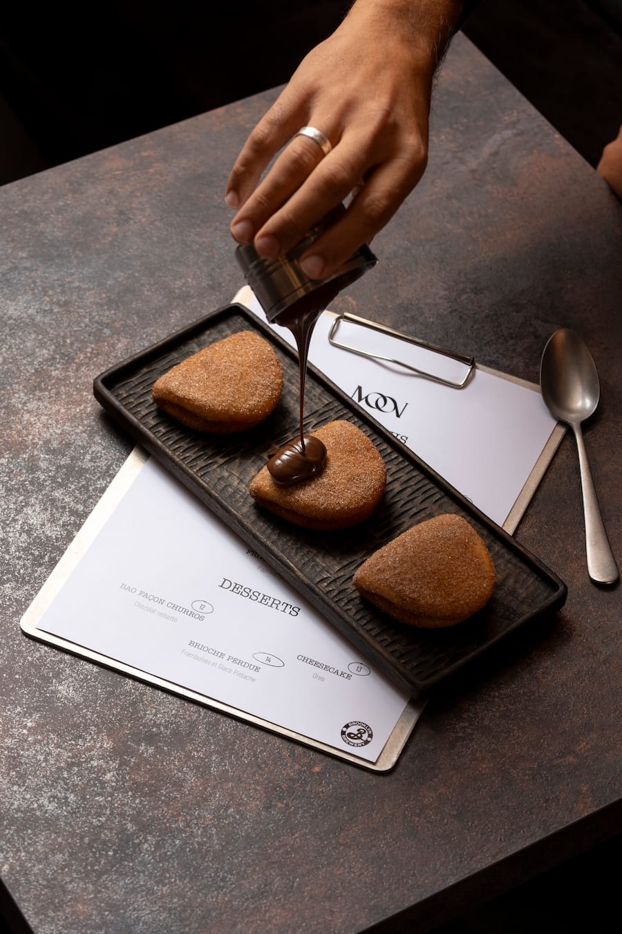 GAULTMILLAU-CHANNEL-GENEVE-MOON