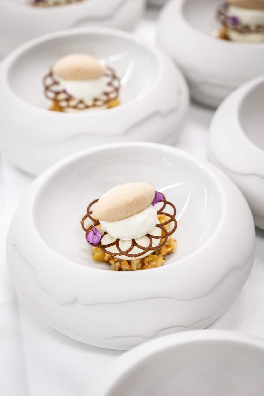 Nicht allzu süss, aber elegant: Dessert mit Quitte, Joghurt und Kardamom.