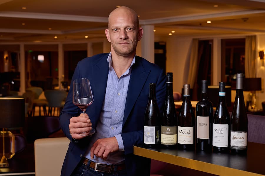 Passende Weine zu allen Gängen entkorkte der Fachmann Nils Lanz (Simone Lanz Weine).