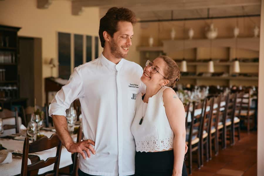 Legi: Wiedersehen mit dem Lehrmeister: Yanick Walker und Eloa Geiser, «Stazione», Intragna TI.