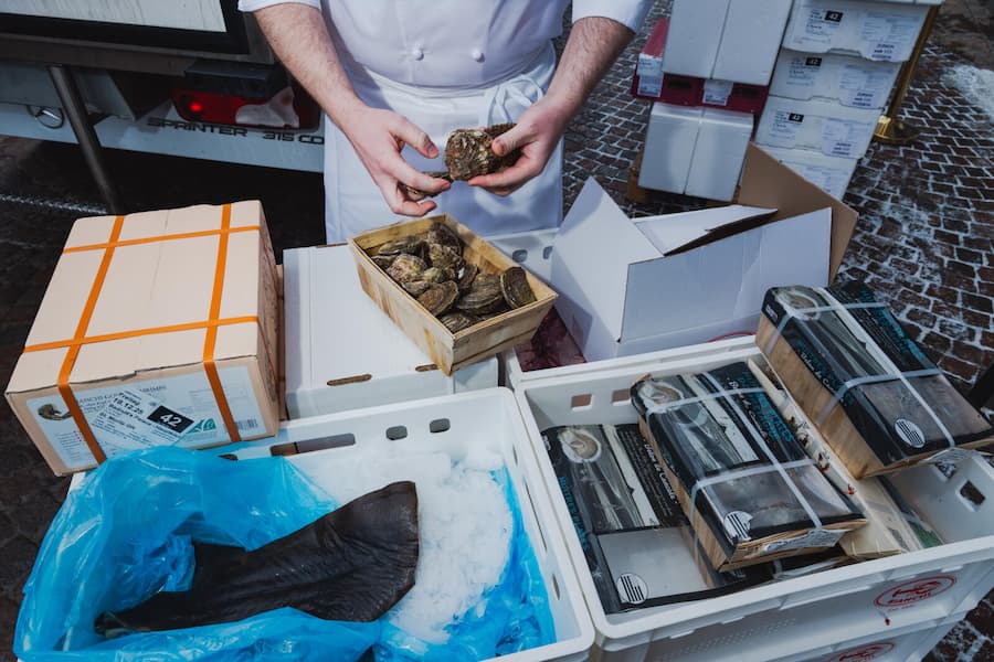 Reportage Bianchi. Von Zufikon nach St. Moritz. Bianchi beliefert Hotels in St. Moritz, GR