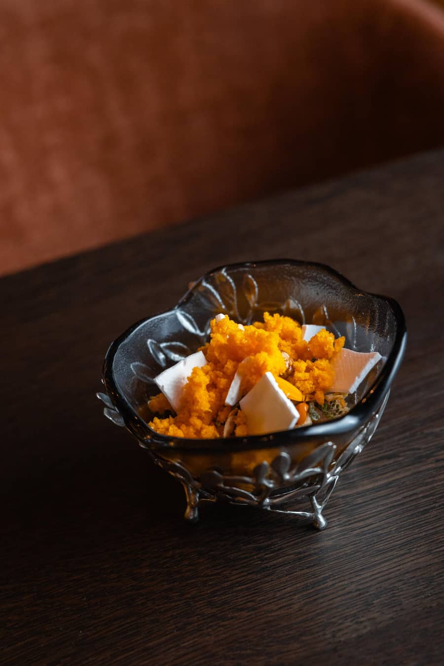 12.11.2025, Gonten AI, Appenzeller Huus, Quell, Gericht; Vermicelles 2.0 mit Sanddorn, Karotte und Aprikose (photo by Remy Steiner for Gault Millau)