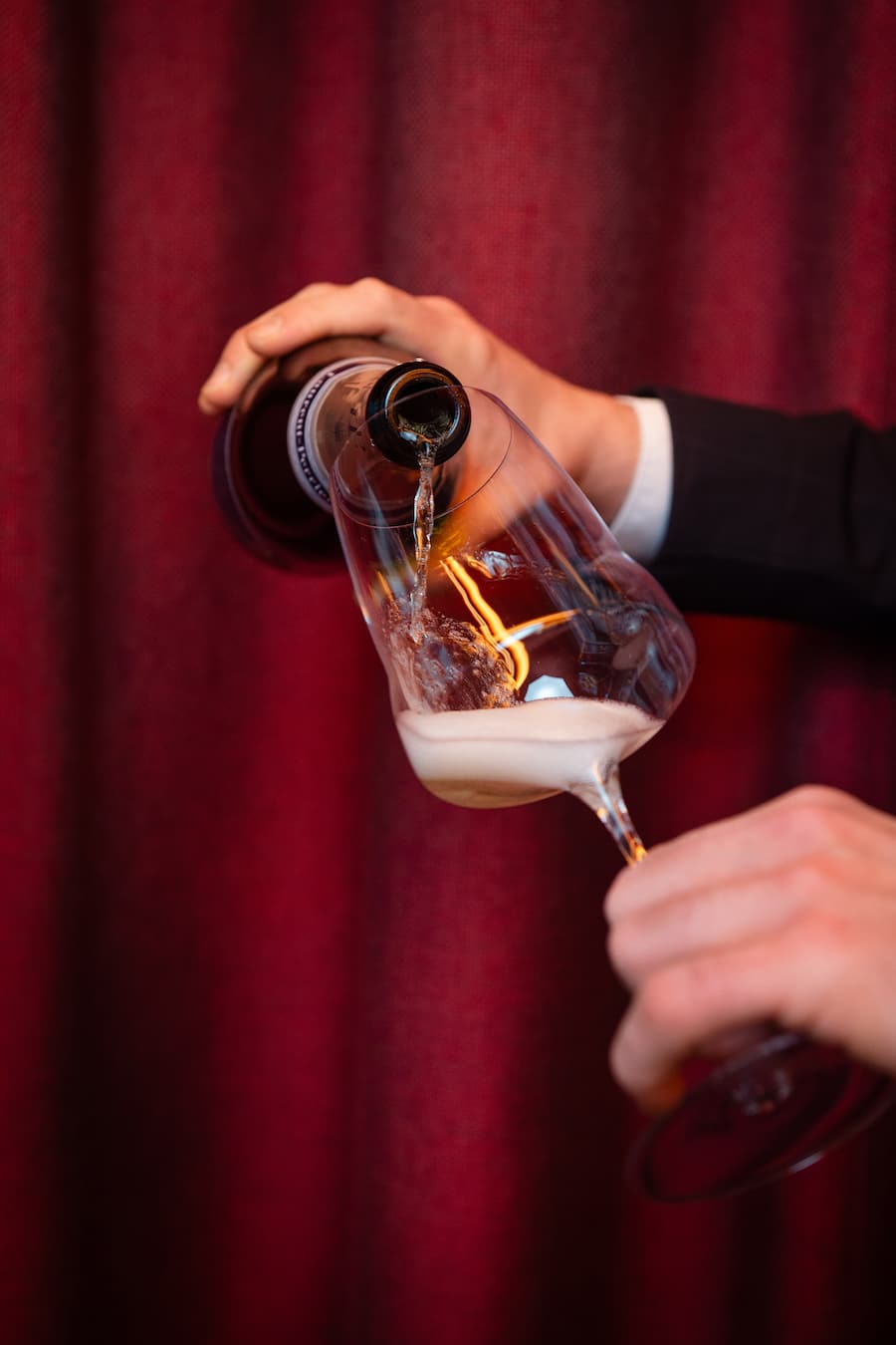 Restaurant Corso St Gallen, Champagner-Story Laurent Perrier, St. Gallen, 18. Dezember 2025 mit Geschäftsführer Gastronomie Markus Schenker, Chef de Service/Leiterin Events Lenka Schenk, Sous-Chef Alexander Gruel (gestreifte Schürze) und Chef de Service/Sommelier Jonathan Mettler