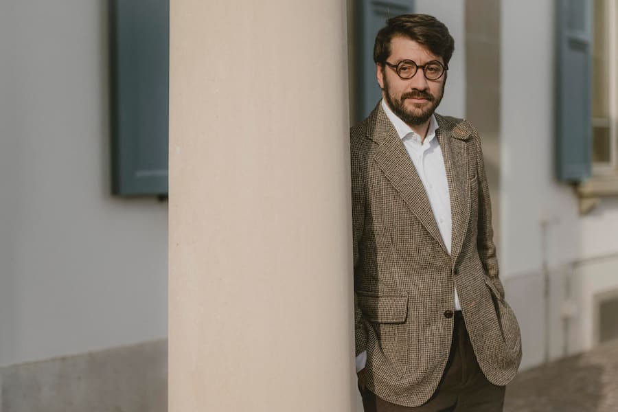 Sarah Stäubli und Arnaud Bachelin von der Teemarke Chanoyu posieren am Mittwoch, 19. November 2025, in Prangins. (© Gabriel Monnet) Arnaud Bachelin und Sarah Stäubli - Chanyou Tee