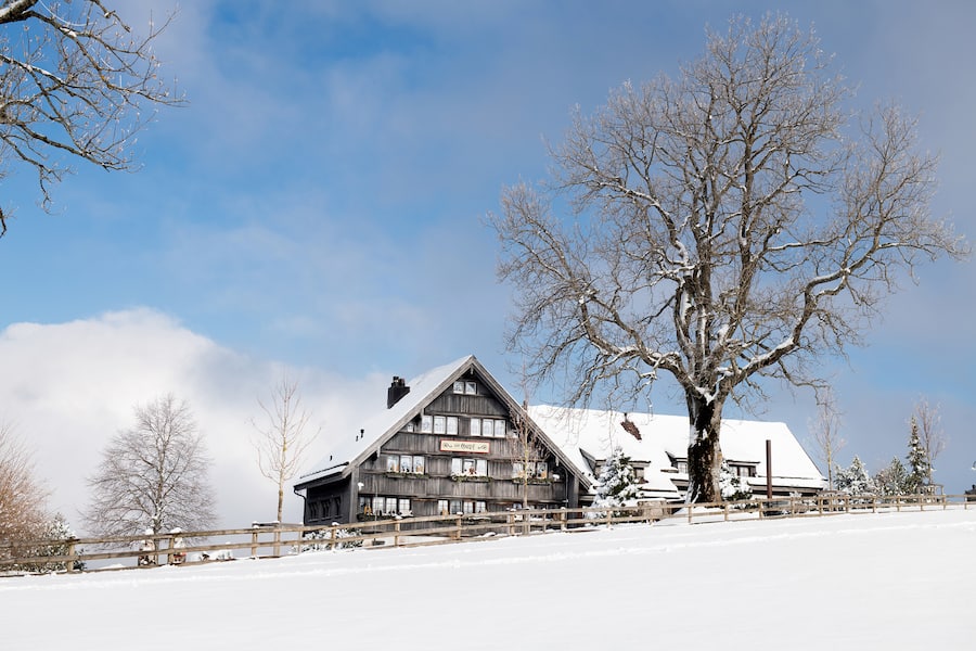 Zum Gupf, legendärer Weinkeller, mit Sommelier Stefan Schachner, 11. Dezember 2021, Rehetobel AR