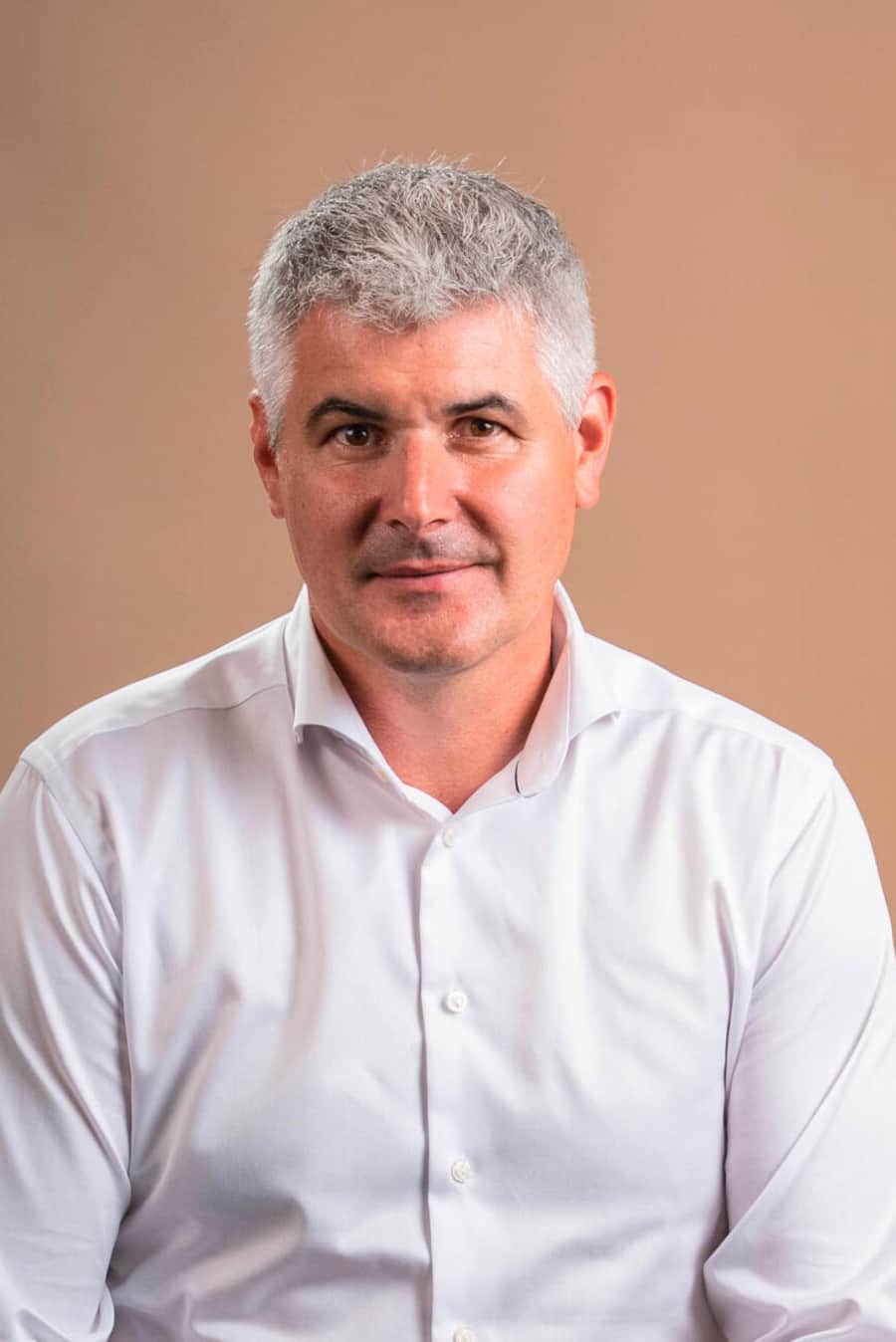 Der Verwaltungsrat der Swiss Wine Promotion AG (SWP) hat Pierre-Alain Bapst mit Wirkung zum 1. März 2026 zum neuen Direktor ernannt. Er tritt die Nachfolge von Nicolas Joss an, der die Organisation sechs Jahre lang geleitet und sich in dieser Zeit in vielfältiger Weise für den Schweizer Wein engagiert hat . Bern, 3. Dezember 2025