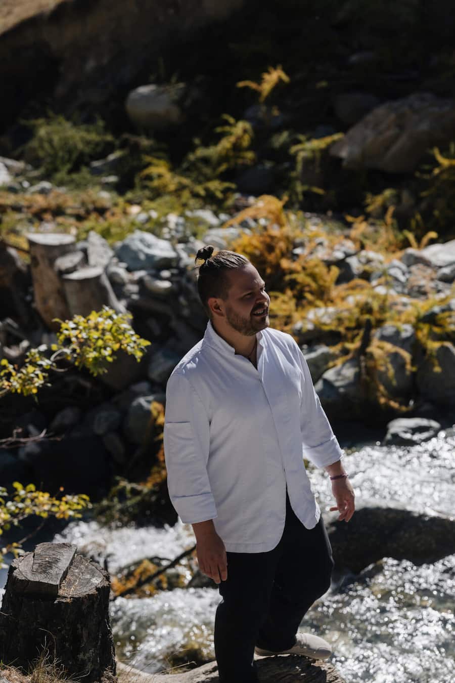 André Kneubühler, Küchenchef André Kneubühler THE OMNIA. 17. Oktober 2025, THE OMNIA, Auf dem Fels, 3920 Zermatt, Copyright Roy Matter Titelstory GM-Magazin 4/25 André Kneubühler The Omnia Zermatt