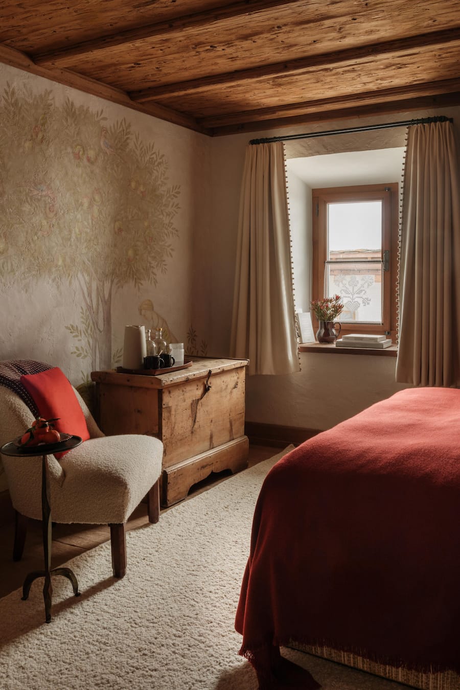 Stilvoll eingerichtet: Pomegranate Bedroom.