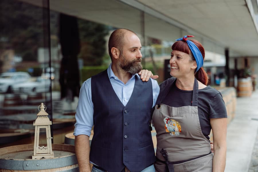 Sind 24 Stunden täglich, sieben Tage die Woche zusammen: Kira Ghidoni & Fabien Decoux.