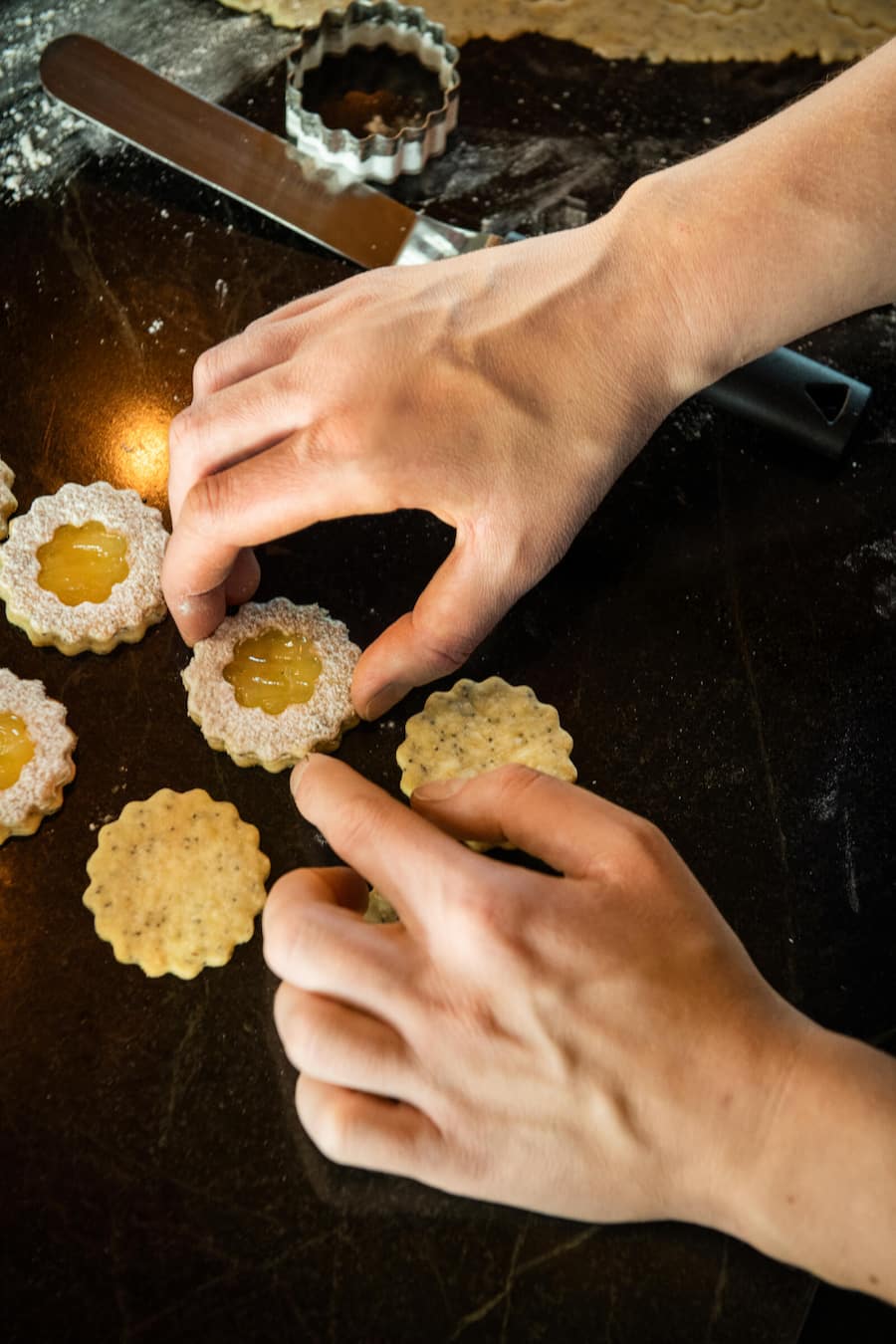 Stephanie Mittler, Patissière des Jahres 2026 vom Mammertsberg, Backt Spitzbuben mit Mohn und Glühweinpunsch, Freidorf, den 24. Oktober 2025