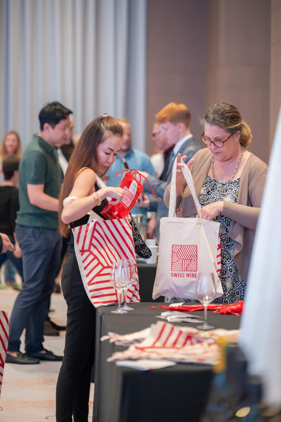 Swiss Wine Weeks Singapore HO via Jasmin Schmid Projektleiterin | Project manager Belpstrasse 26 · CH-3007 Bern T +41 31 398 52 20