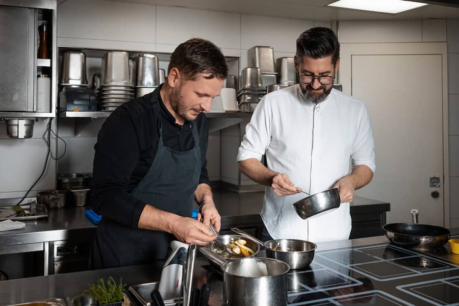 10.12.2025, Hurden SZ, Restaurant PUR, Tarik Lange und Adrian Bührer (photo by Remy Steiner for Gault Millau)