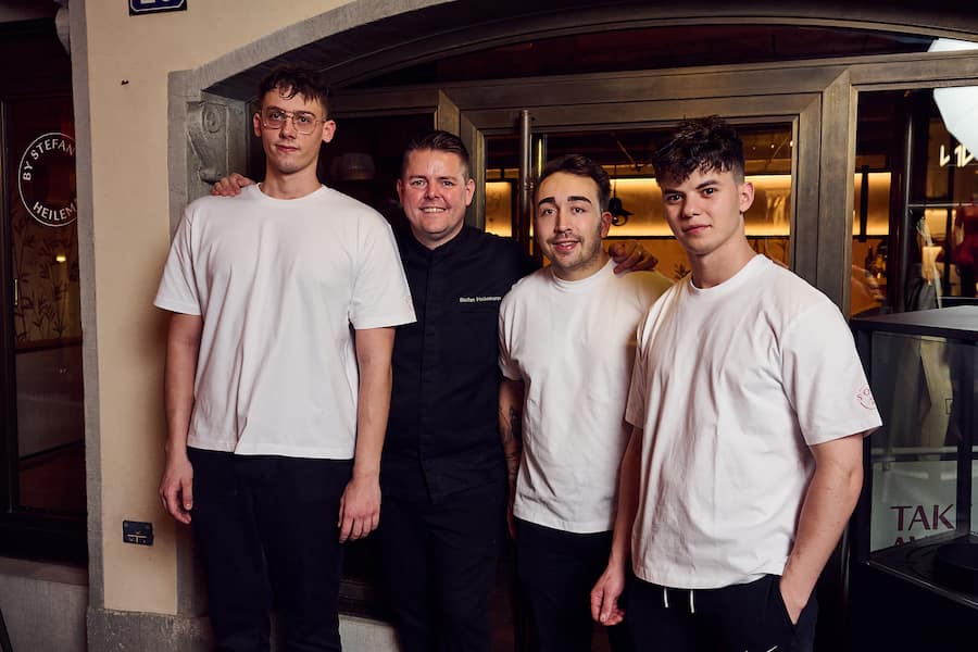 V.l. Colin Rischke (Koch), Stefan Heilemann, Miguel Margues (Head Chef), Mady Manbri