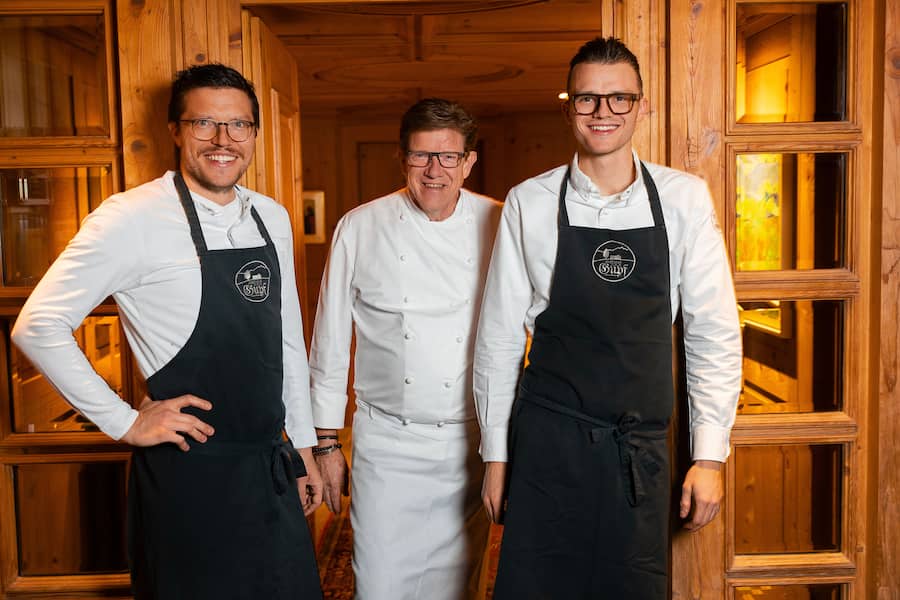 13.11.2025, Rehetobel AR, Gasthaus zum Gupf, Walter Klose mit seinen Söhnen Fabian und Sebastian Dirr (photo by Remy Steiner for Gault Millau)