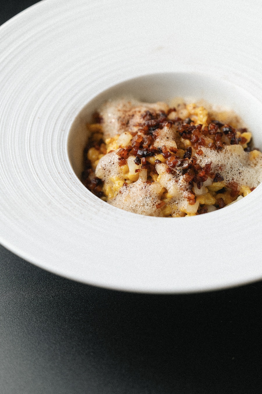 Japanische Knöpfli. Mit Trüffelschaum und Miso.