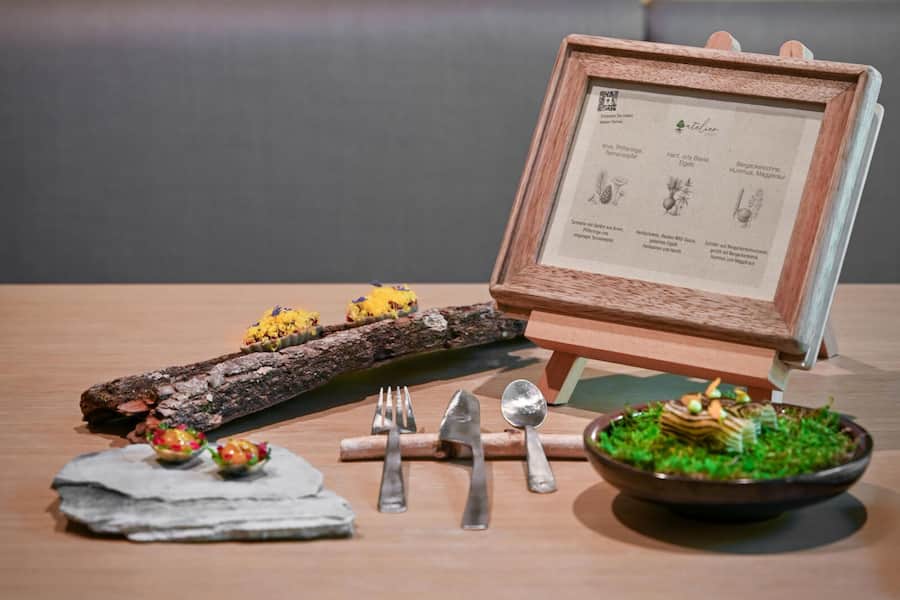 Zu jedem Gericht gibt es eine Tafel mit spannenden Informationen über die verwendeten Produkte.