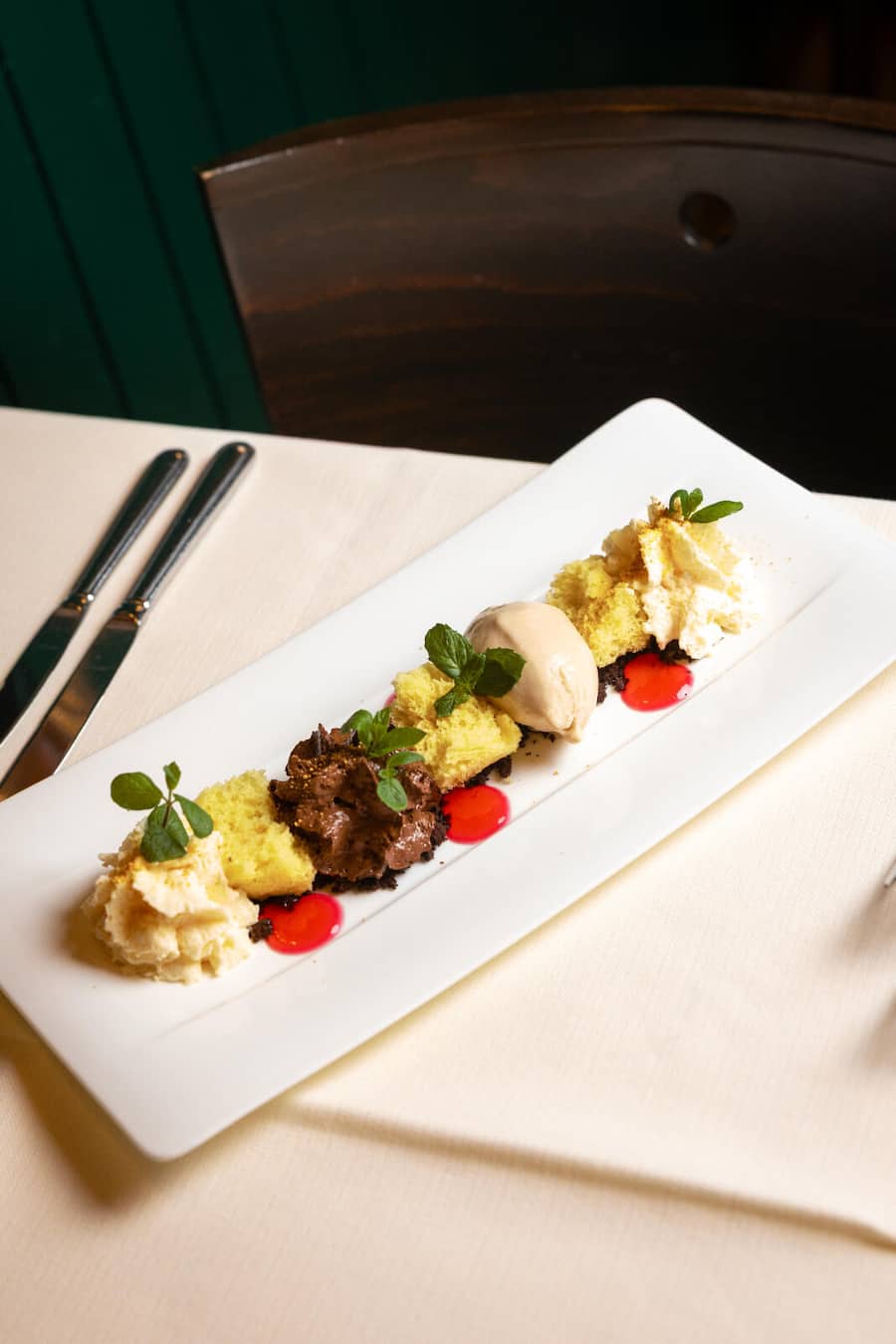 15.12.2026, Zürich, Eoteca Riviera, Zuppa inglese (photo by Remy Steiner for Gault Millau)