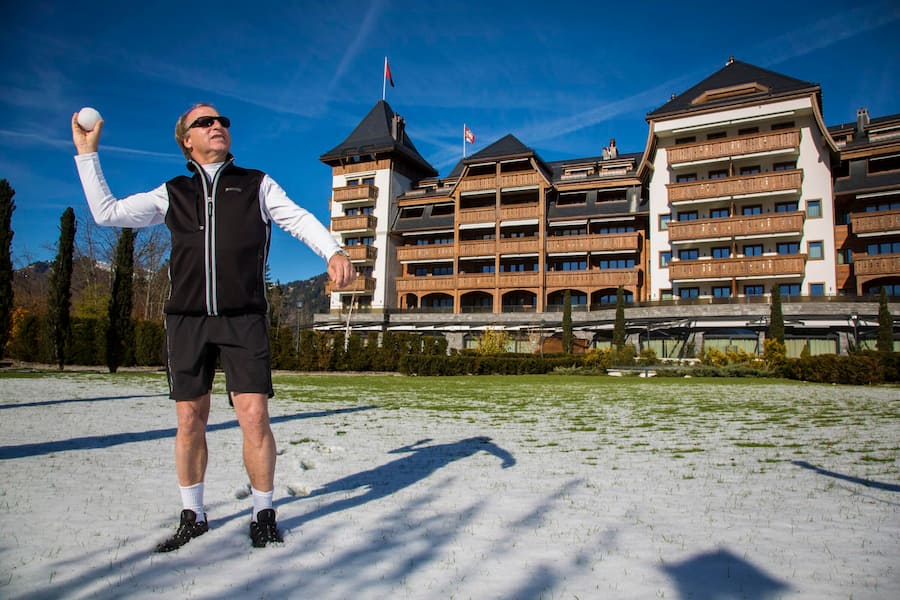 Vom Bauernsohn ist Marcel Bach, 59, in Gstaad zum Immobilienkönig aufgestiegen â auch dank den reichen Ausländern, die er als Skilehrer betreute. Mit einem seiner Kunden hat er das Fünfsternehotel The Alpina oberhalb Gstaad gebaut. «Die Pauschalbesteuerten sind grosszügig. Sie finanzieren unsere Bergbahnen und vieles mehr.»