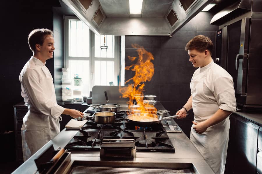 15.12.2026, Zürich, Restaurant Capri, Nicola Kristal und Charles Agget (photo by Remy Steiner for Gault Millau)