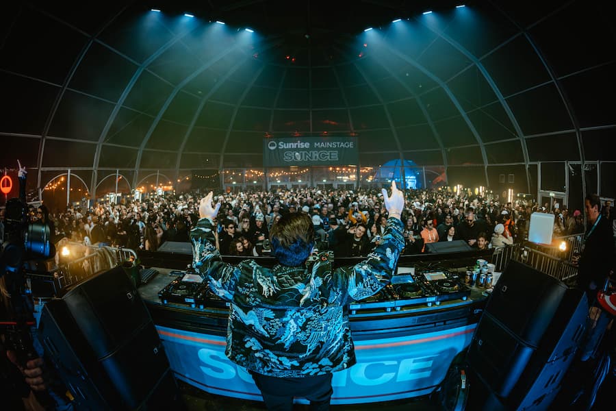 Gil Glasenberg alias DJ Gil Glaze beim Auflegen