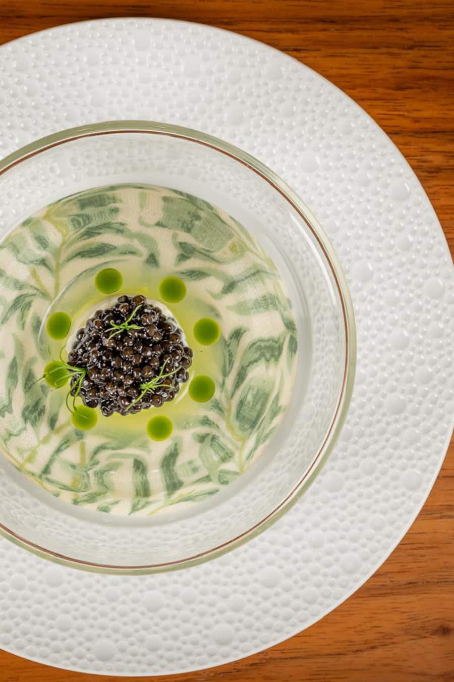 Eierstich mit Oona-Kaviar und Bärlauch-Fond – eines der Karfreitagsgerichte.