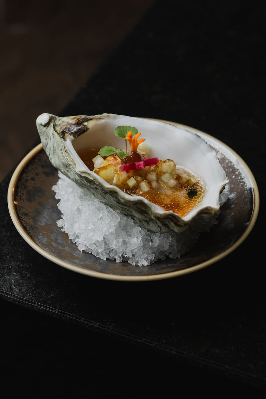 Gillardeau Auster Nr. 2 - Grüner Apfel | Ponzu, Culinary Heights Andermatt, 14. März 2026, The Chedi, Gotthardstrasse 4, 6490 Andermatt, Copyright Roy Matter