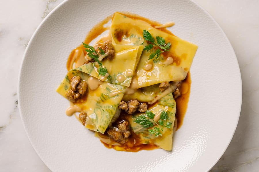 Stracci di Pasta, kalbsragout, Rieslingsauce - Chef Duc Tran Arrigoni, Sous Chef / Partnerin Maria Vittoria Mascioli - Im Ackermannshof Basel - Februar 2026 - Copyright Olivia Pulver