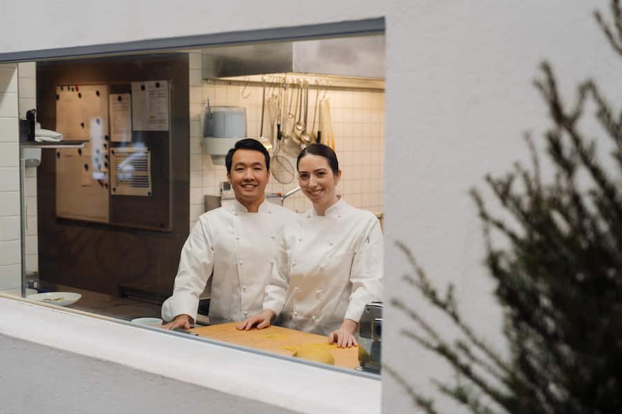 Chef Duc Tran Arrigoni, Sous Chef / Partnerin Maria Vittoria Mascioli - Im Ackermannshof Basel - Februar 2026 - Copyright Olivia Pulver